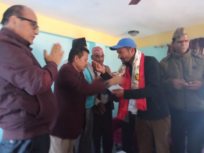 एमालेका सिह काङ्ग्रेसमा प्रवेश