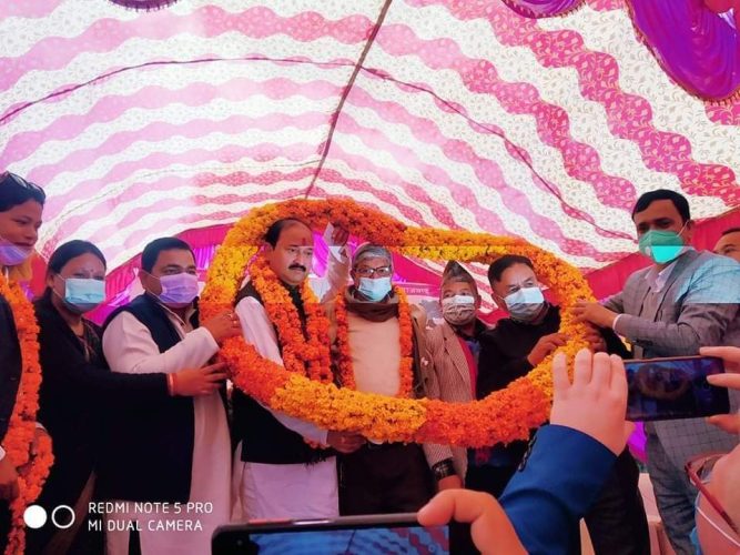 कृष्णनगरका नगर प्रमुख शाह सहित सयौ काङ्ग्रेस प्रवेश
