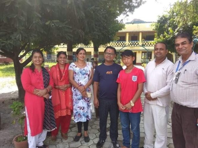जन्मदिनको अवसरमा गौतमद्वारा अनाथ विद्यार्थीको अभिभावकत्व ग्रहण