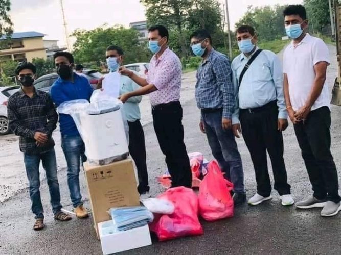 सुनवल कोभिड अस्पताललाई राधा पौडेल फाउन्डेसनद्धारा स्वास्थ्य सामाग्री हस्तान्तरण