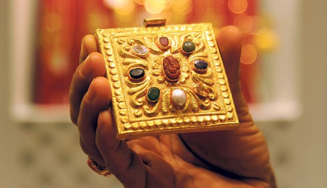 सोमबार  स्थिर रहेको सुन चाँदीको भाउ बढ्यो
