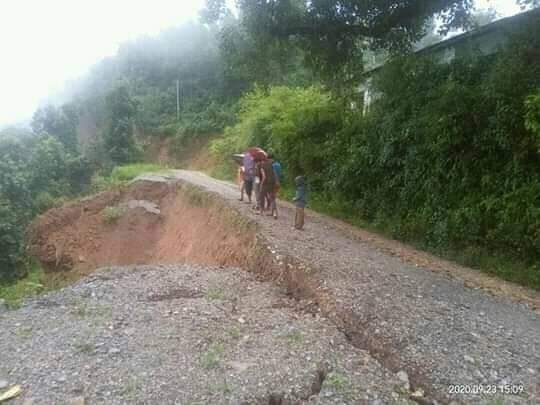 पहिरोले गुल्मीको शान्तिपुर -फोक्सिङ्ग -पुर्तिघाट सडक खण्ड अबरुद्ध