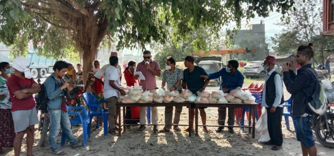 फुडबैकको कार्यक्रम दुम्किवासमा भव्य रुपमा सम्पन्न ,१४३ परिवारलाइ खाद्यान्न वितरण