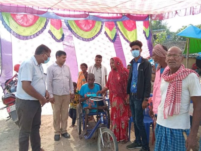 इन्द्रेणीद्धारा शारिरीक अपांगहरुकालागि स्वास्थ्य सामाग्री वितरण