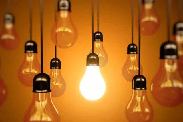 ठेकेदार सम्पर्कविहीन, बत्ती बाल्ने आशमा बित्यो तीन वर्ष