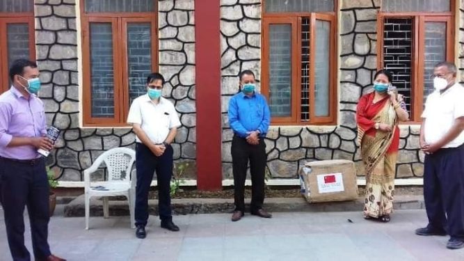 पोखरालाई चीनको कुनमिङ सहरले पठायोे स्वास्थ्य सामाग्री