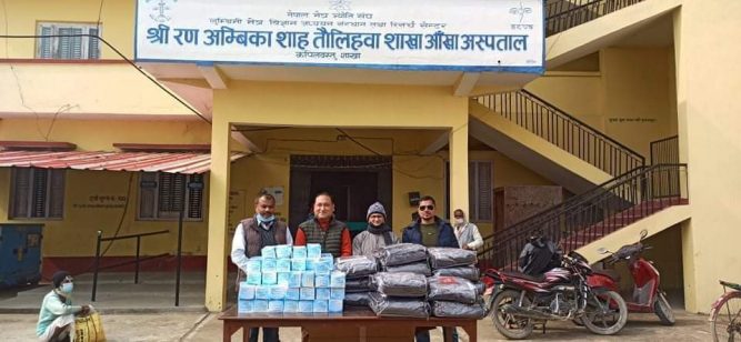 कम्मल र मास्क  हस्तान्तरण