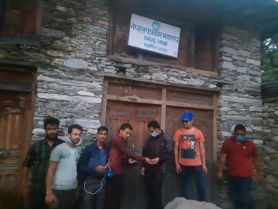 नेपाल पत्रकार महासंघ बझाङको कार्यालयमा तालावन्दि