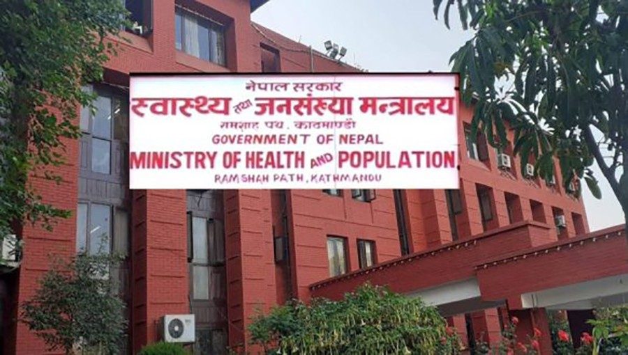कोरोना संक्रमितको निःशुल्क उपचार नगर्ने अस्पताललाई कारबाही गरिने