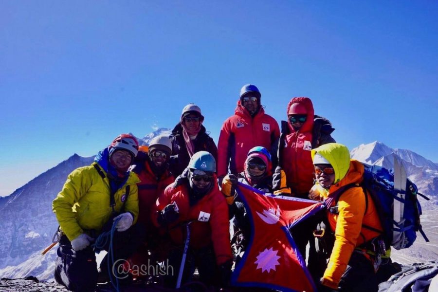 धम्पुस पिकमा राष्ट्रिय झण्डा!