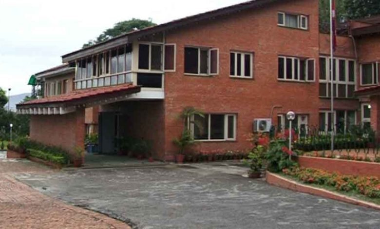 बालुवाटारमा प्रधानमन्त्रीको चियापान, माधव पक्षका नेता नजाने