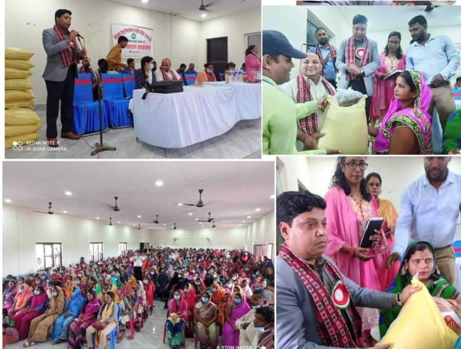बाढि  प्रभावित परिवारलाई राहत समाग्री वितरण
