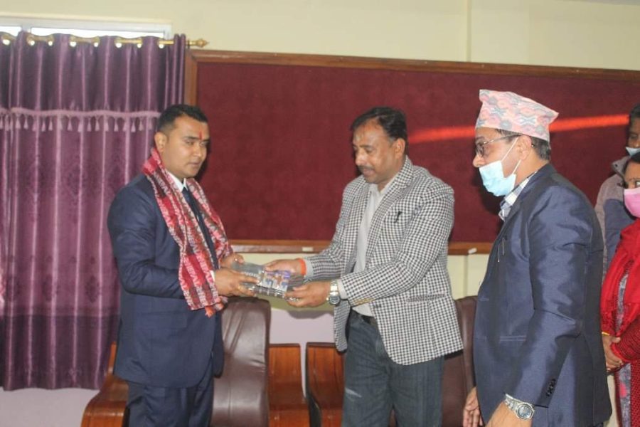 रामग्राम नगरपालिकाको नयाँ प्रमूख प्रशासकीय अधिकृतमा राकेश पाण्डे ; नगर प्रमुख गुप्ताद्वारा स्वागत