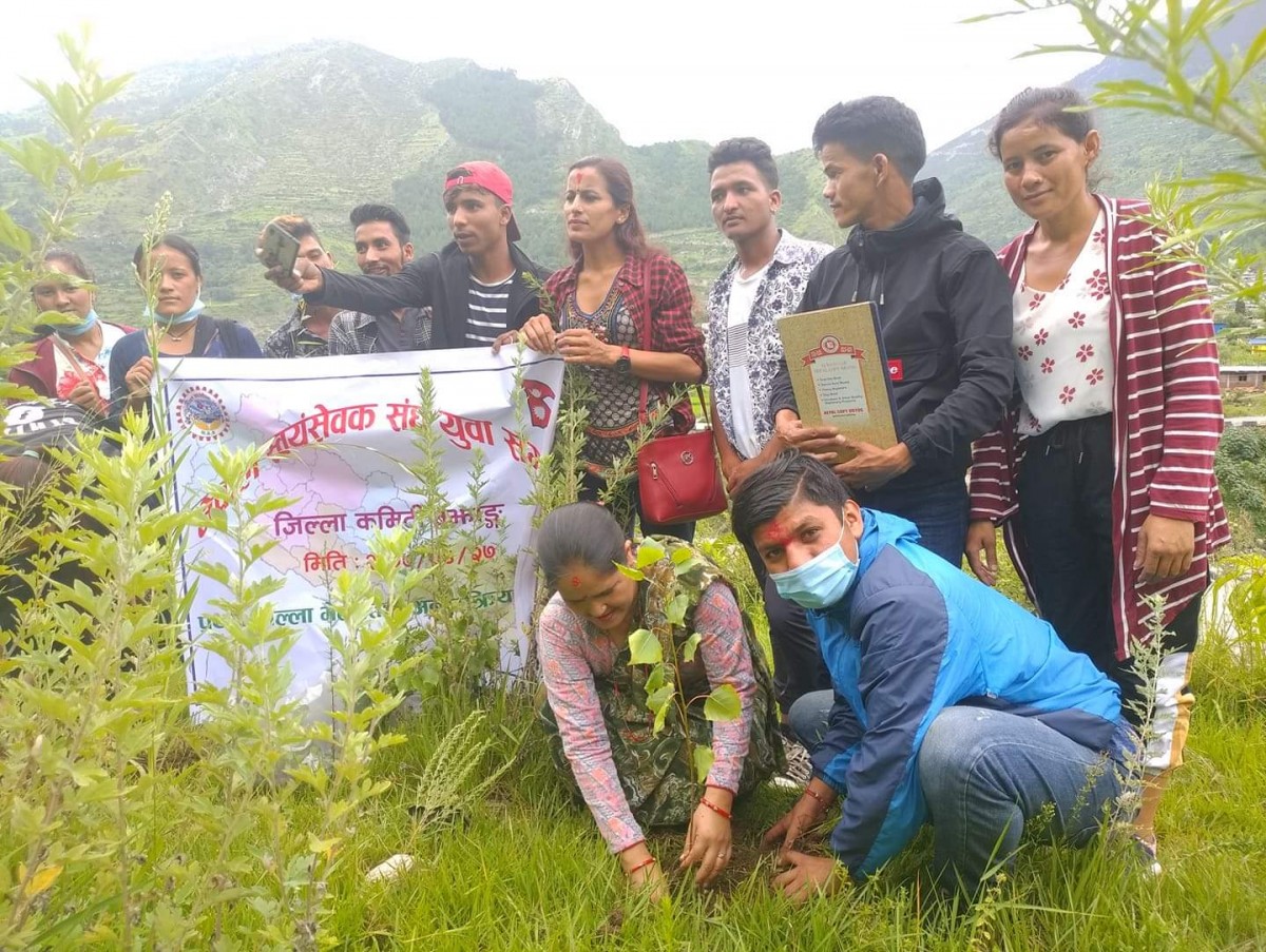 वृक्षारोपण कार्यक्रम सप्पन्न
