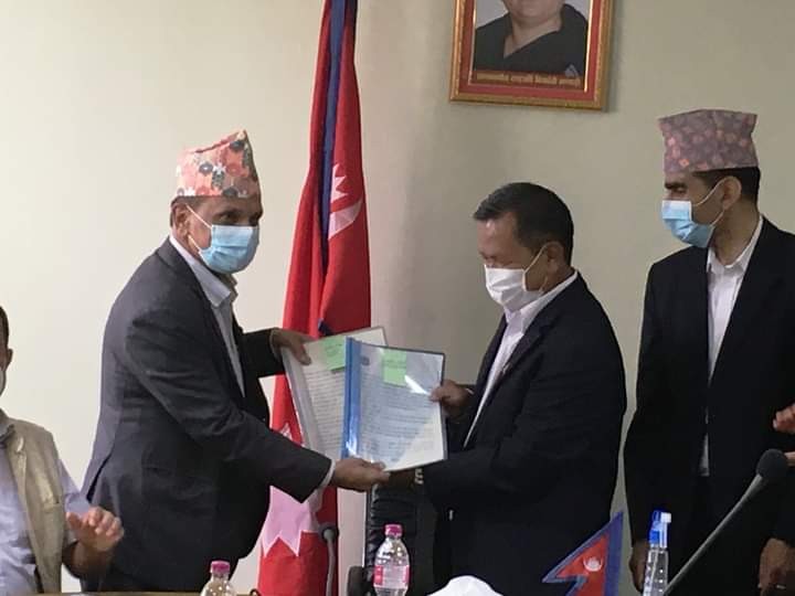 गण्डकी प्रदेशका मुख्यमन्त्रीले गरे मन्त्रीसँग कार्यसम्पादन सम्झौता