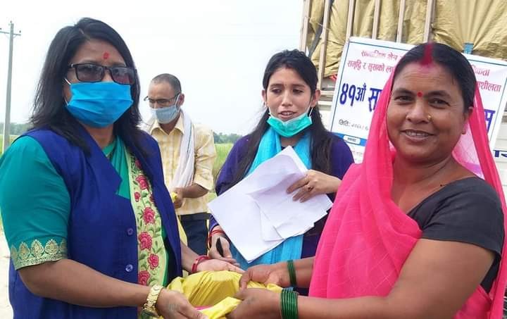 गर्भवती तथा सुत्केरी महिलालाई हाइजिन कीट तथा आवश्यक सामाग्री वितरण