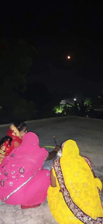 कपिलवस्तुमा पतीको लामो आयु हुने कामनाका साथ करवा चौथ पर्व मनाइयो
